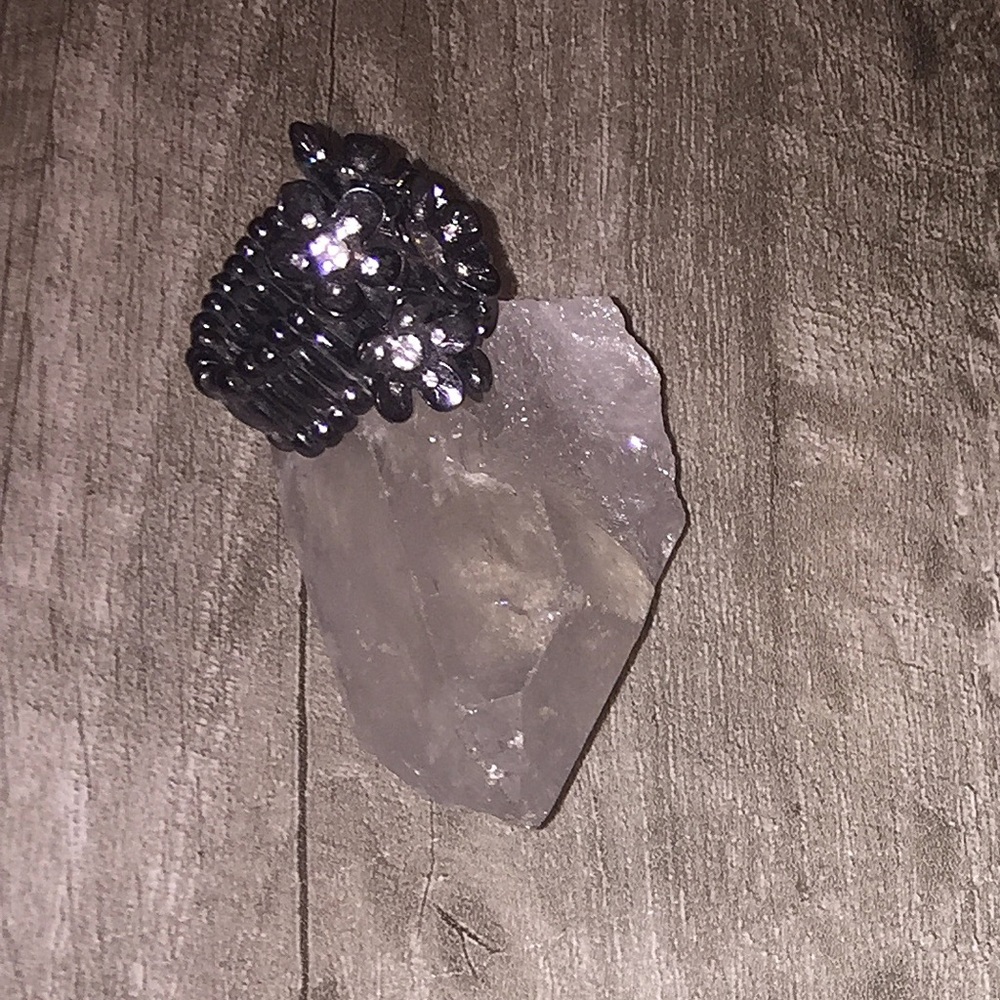 🆕Flower Statement Ring - Picture 3 of 4